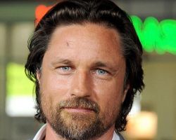 WHAT IS THE ZODIAC SIGN OF MARTIN HENDERSON?